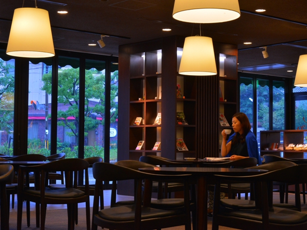 Book＆cafe Tutti　ホテルビナリオ嵯峨嵐山