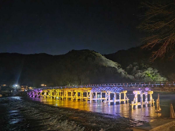 夜の渡月橋ライトアップ