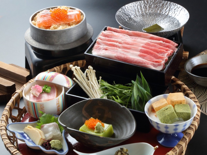 季節替わりの釜めしをお好みで楽しむ＜釜めし御膳＞ホテルビナリオ嵯峨嵐山