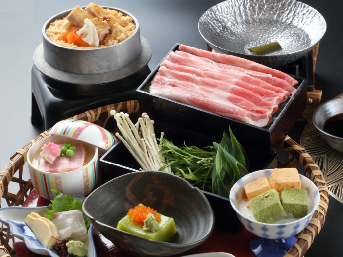 季節替わりの釜めしをお好みで楽しむ＜釜めし御膳＞ホテルビナリオ嵯峨嵐山